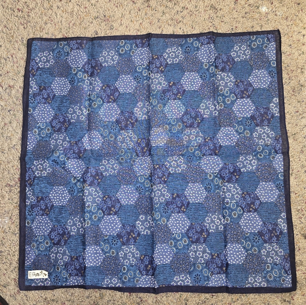 Vintage Japanese indigo-dyed cloth Blue Hexagon Pattern Cotton Handkerchief - Picture 3 of 4